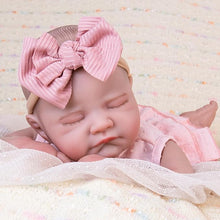 Cargar imagen en el visor de la galería, Muñeca Reborn Aori – Recién Nacida Realista de 20” 👶